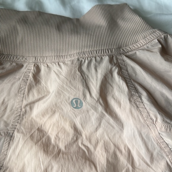 NWT Lululemon Serve It Jacket Windbreaker - Picture 7 of 7
